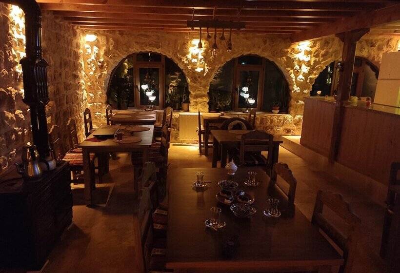 Hotel Euphoria Cave House