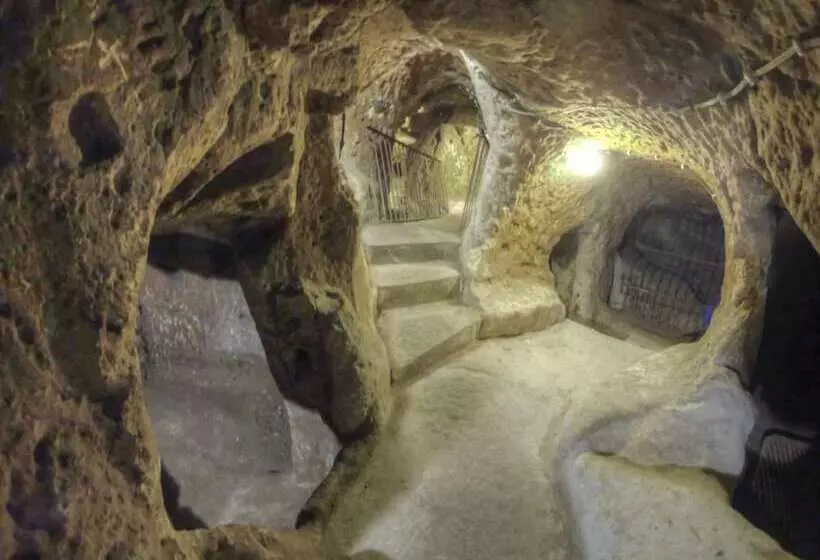 Hotelli Euphoria Cave House