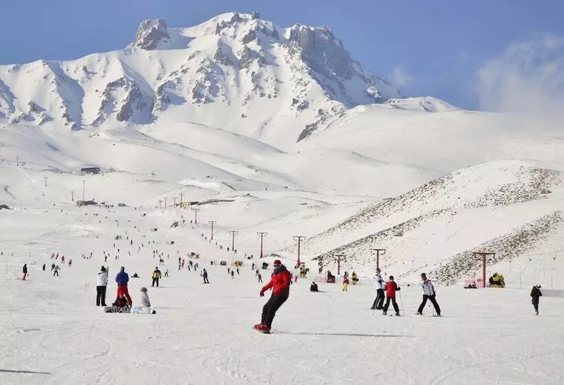 Hotelli Euphoria Cave House