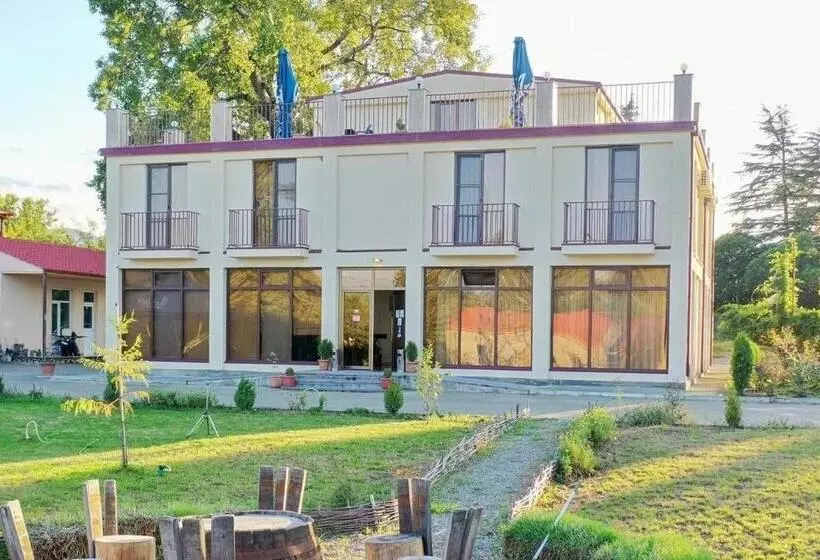 هتل Kisi Garden