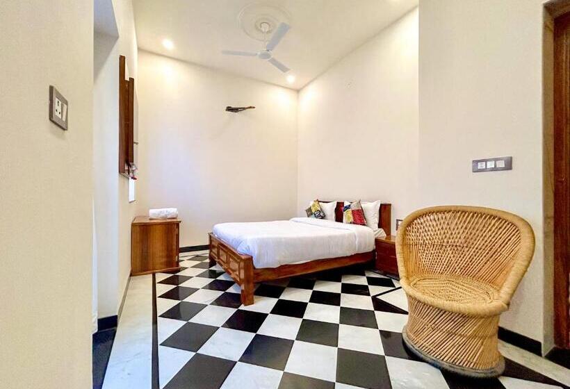 هتل Vasudev Niwas