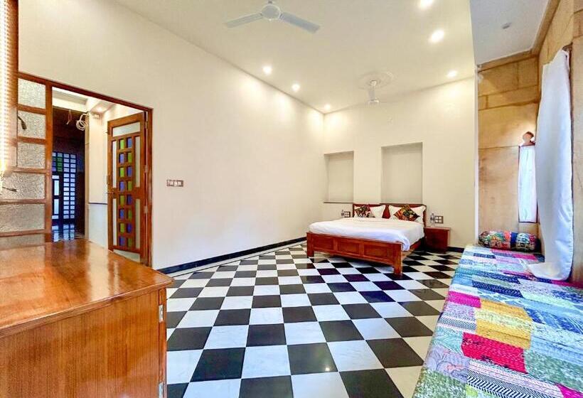 هتل Vasudev Niwas