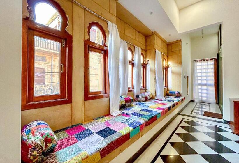 هتل Vasudev Niwas