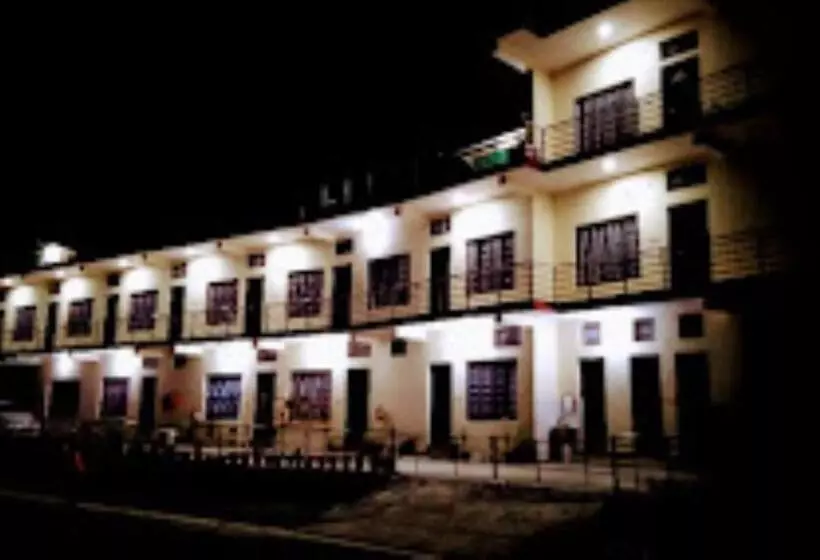 ホテル Vikram Palace Sapeta