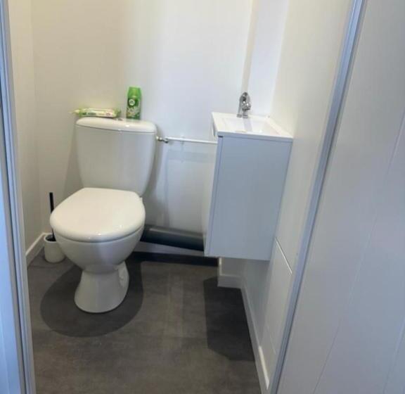 Le Bugatti Studio En Face De La Gare