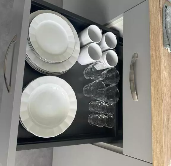 Le Bugatti Studio En Face De La Gare