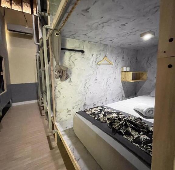 Pedidi Penida Hostel