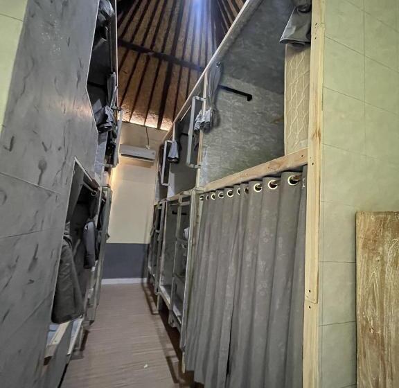 Pedidi Penida Hostel