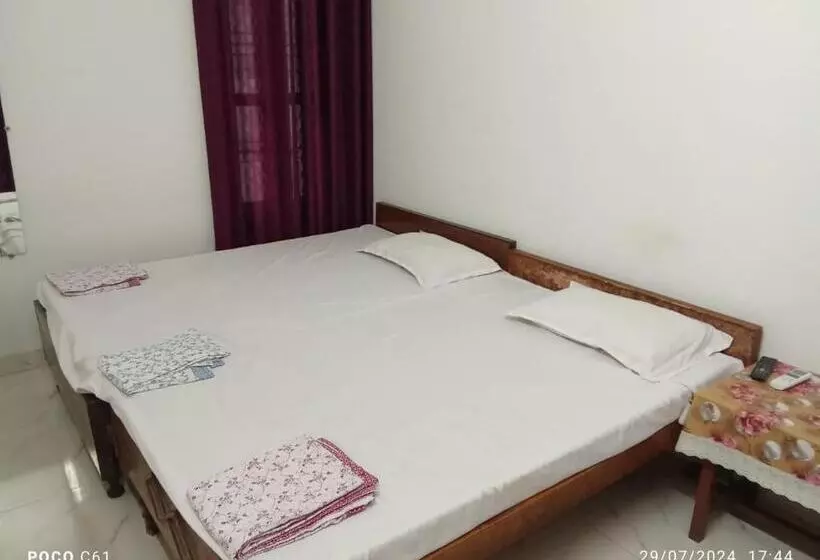 Majatalo Maa Vaishno Paying Guest House