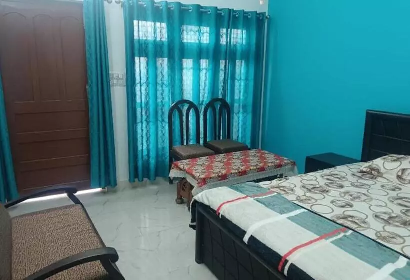 Majatalo Maa Vaishno Paying Guest House