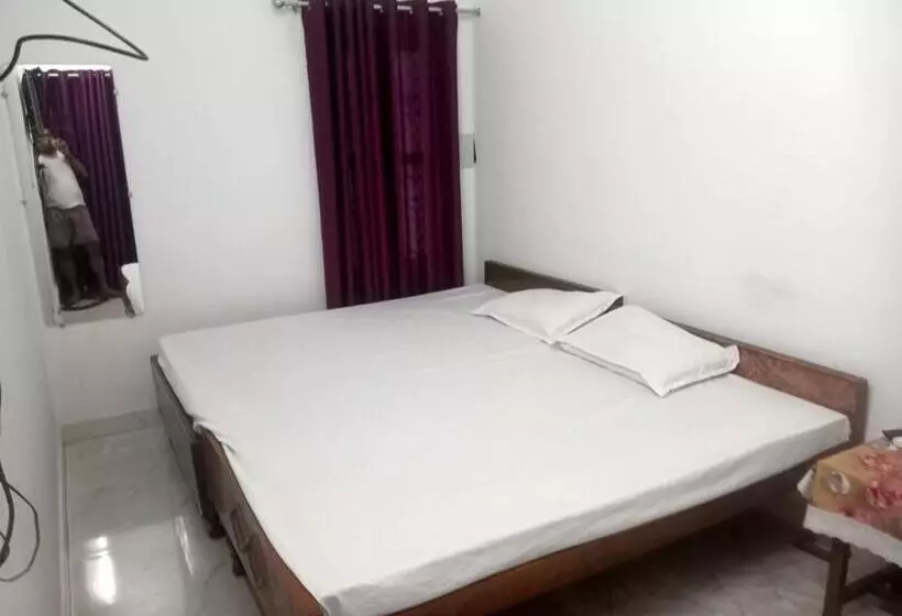 Majatalo Maa Vaishno Paying Guest House