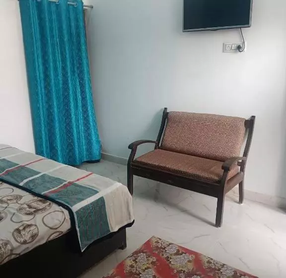 Majatalo Maa Vaishno Paying Guest House