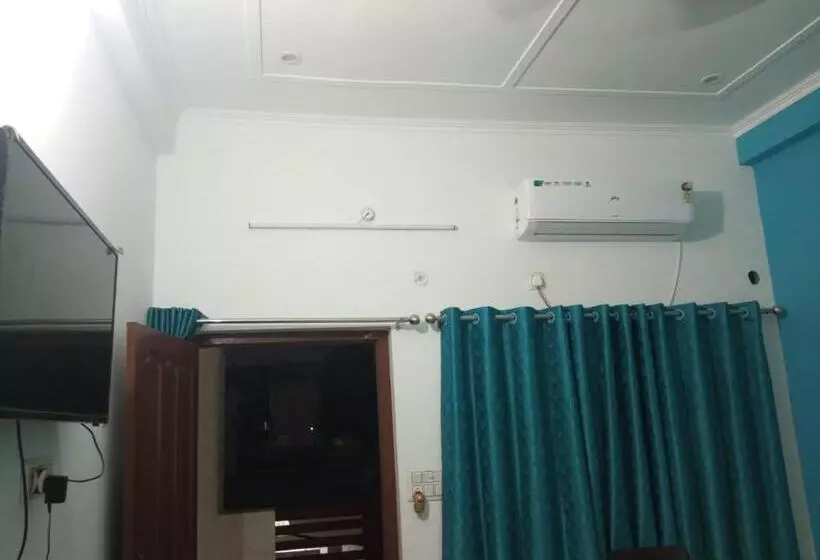 Majatalo Maa Vaishno Paying Guest House