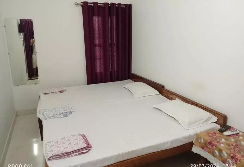 Majatalo Maa Vaishno Paying Guest House