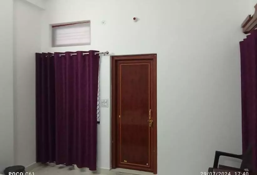 Majatalo Maa Vaishno Paying Guest House