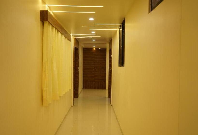 פנסיון Metro Inn