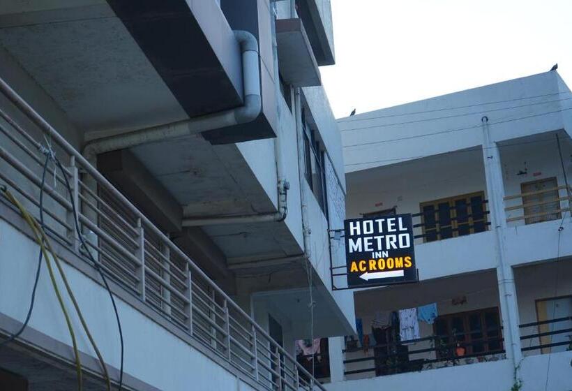 פנסיון Metro Inn