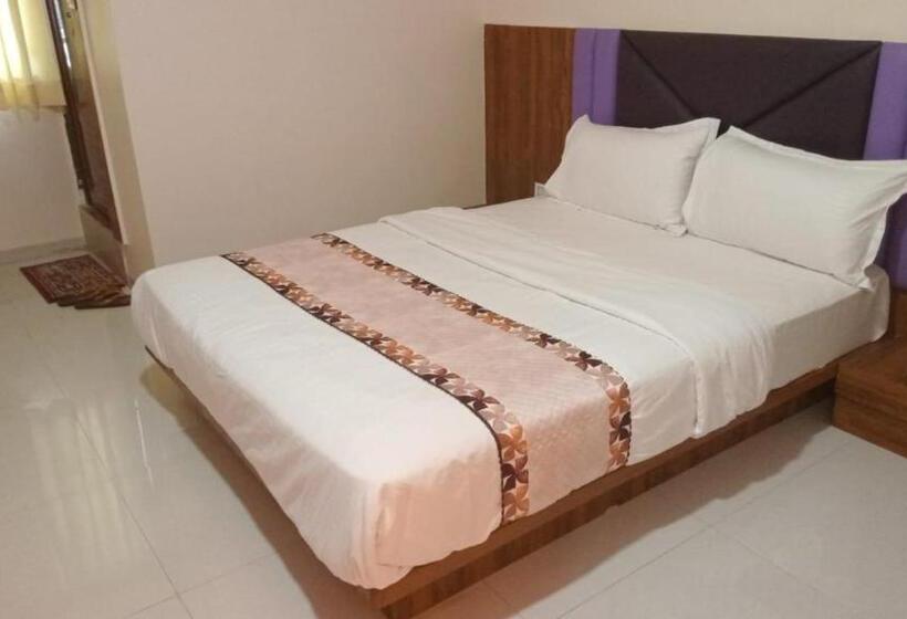 פנסיון Metro Inn