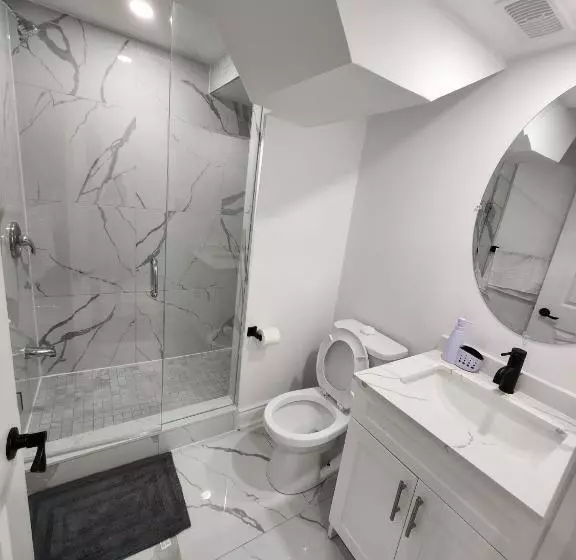 Majatalo New Modern Room In Innisfil