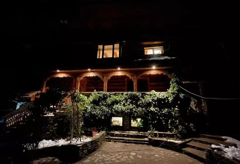 Majatalo Suită Pin   Cătun