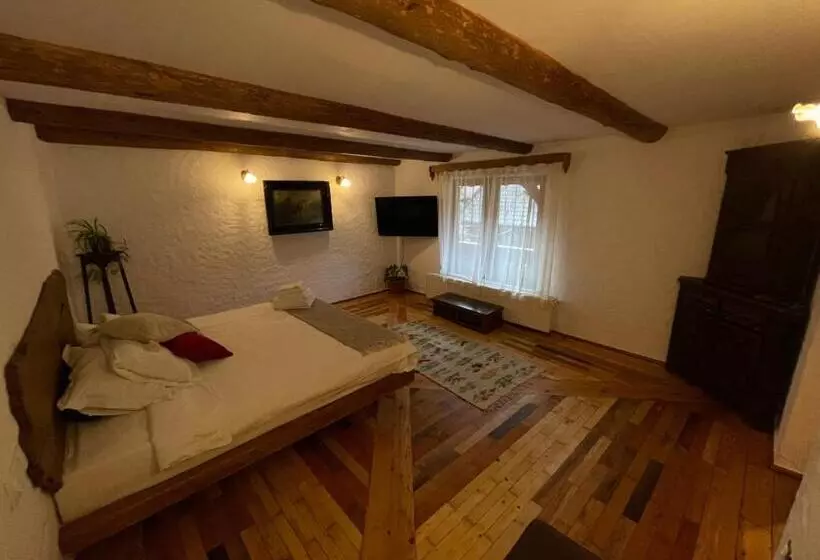 Majatalo Suită Pin   Cătun