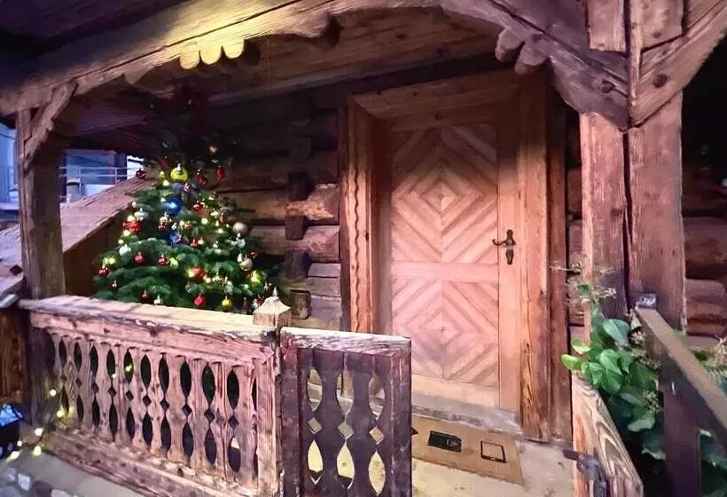 Majatalo Suită Pin   Cătun