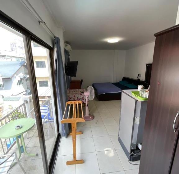 پانسیون Ta Worapanom House Edelweiss