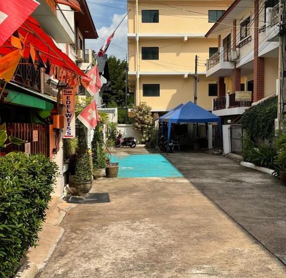 پانسیون Ta Worapanom House Edelweiss