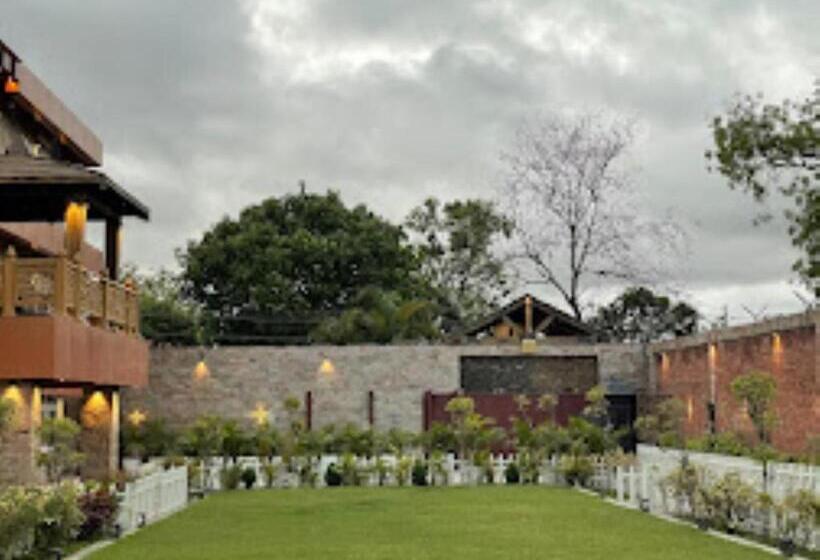 Yashmay Villa Club & Resort,gonda