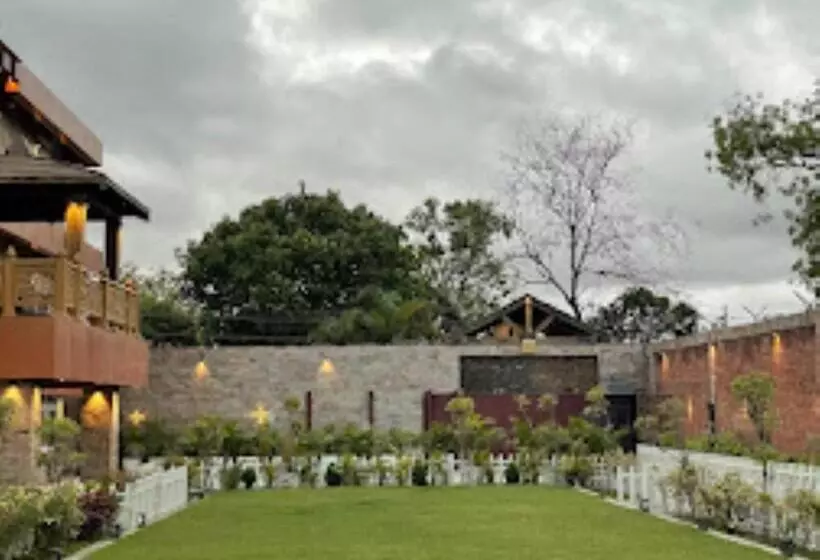 Yashmay Villa Club & Resort,gonda