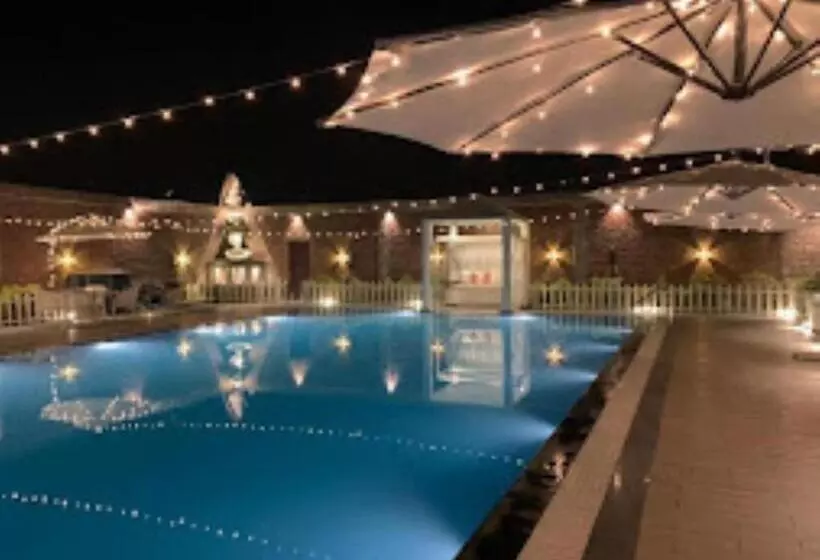 Yashmay Villa Club & Resort,gonda
