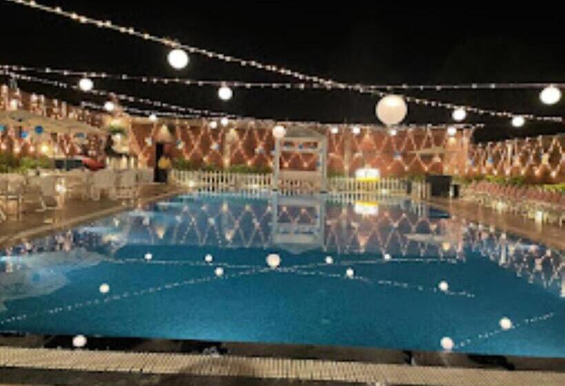 Yashmay Villa Club & Resort,gonda