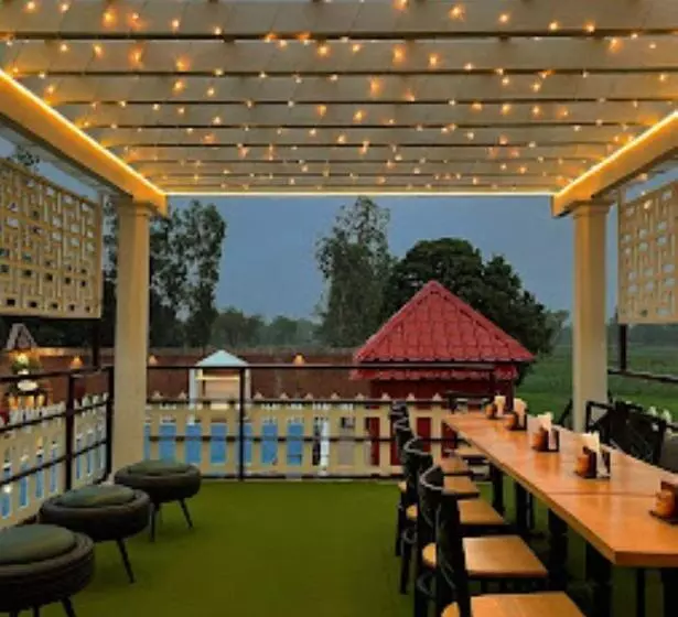 Yashmay Villa Club & Resort,gonda