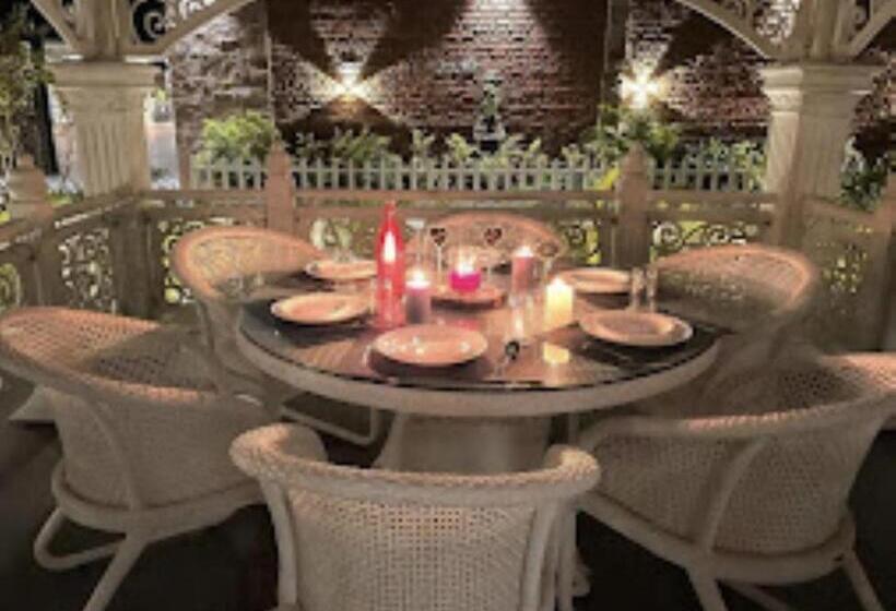 Yashmay Villa Club & Resort,gonda