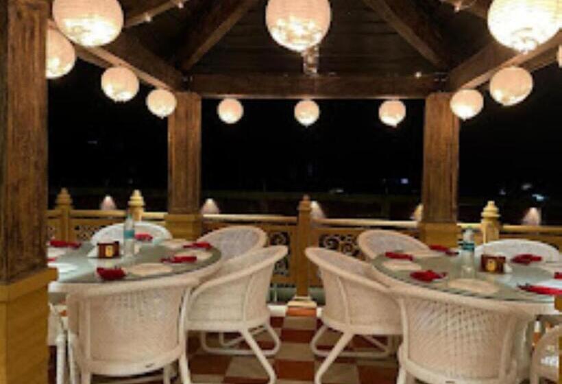 Yashmay Villa Club & Resort,gonda