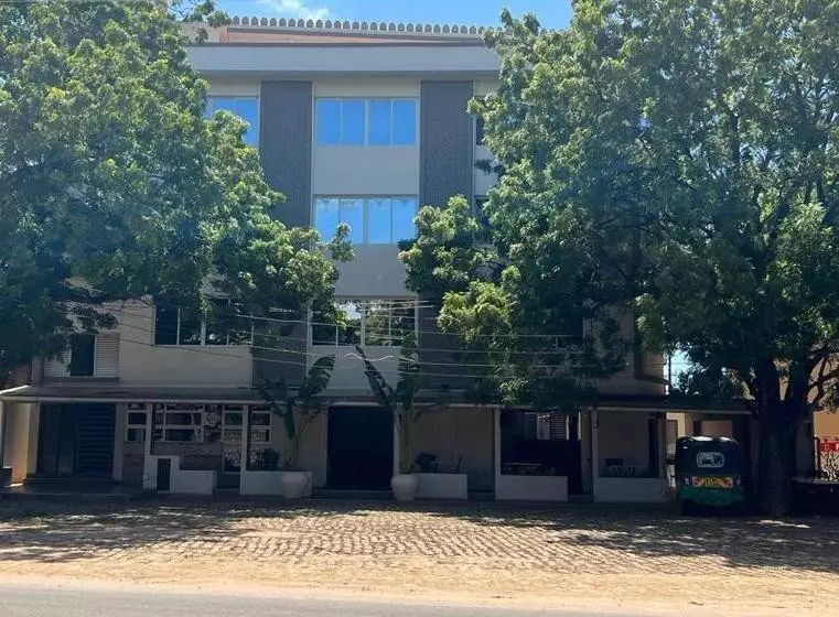 تختخواب و صبحانه Noura Suites