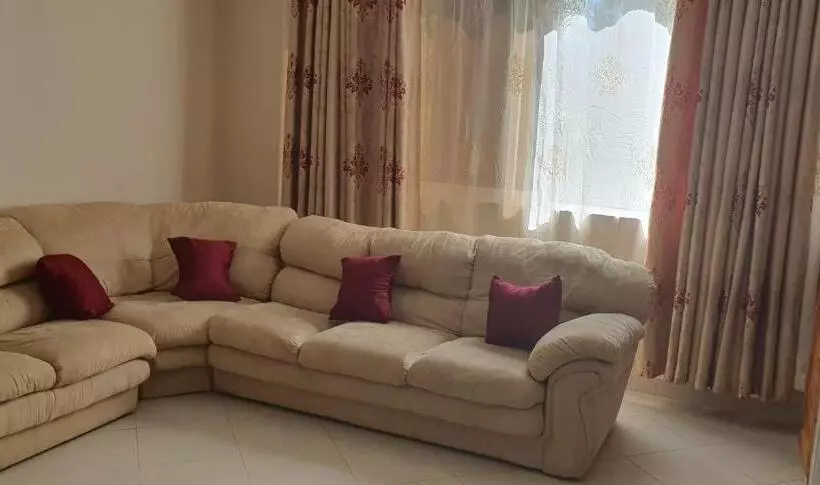 تختخواب و صبحانه Noura Suites