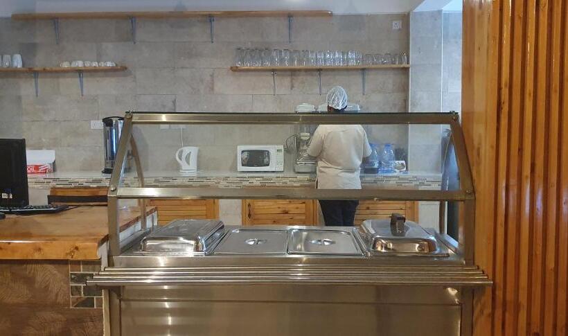 تختخواب و صبحانه Noura Suites