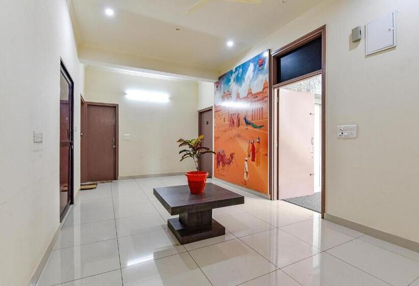 Fabhotel Moon Light Palace