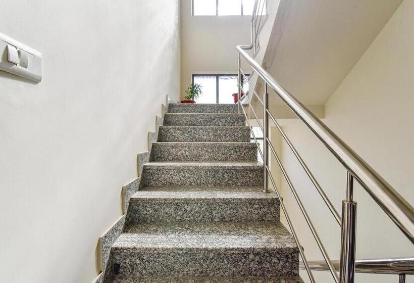 Fabhotel Moon Light Palace