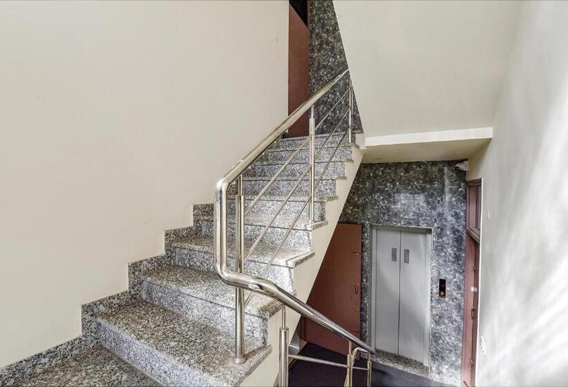 Fabhotel Moon Light Palace