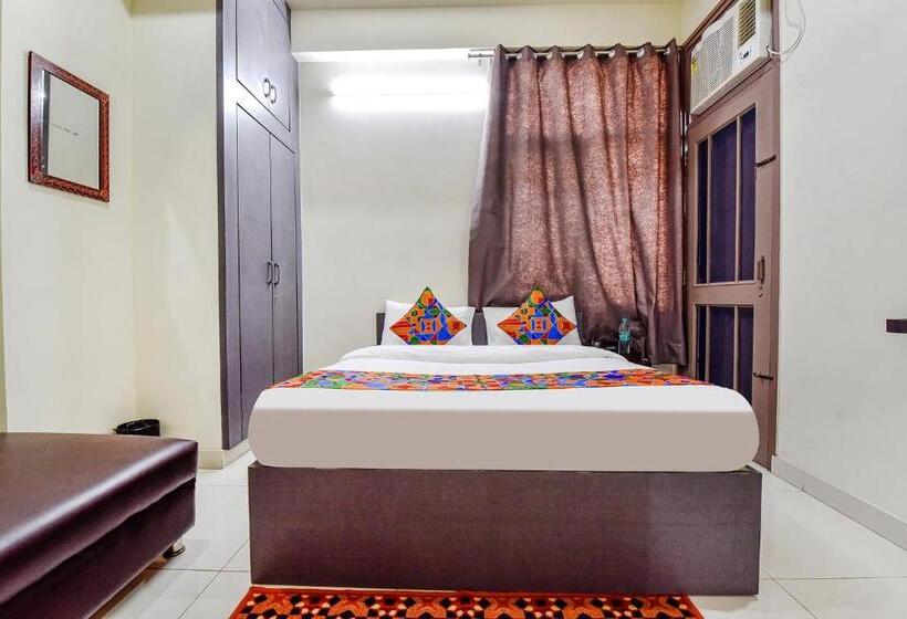 Fabhotel Moon Light Palace