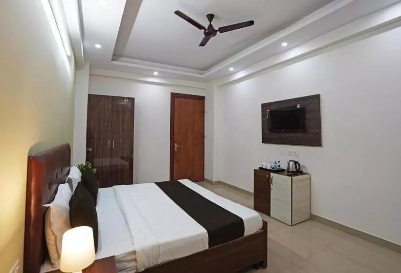 ホテル O Noida Stays