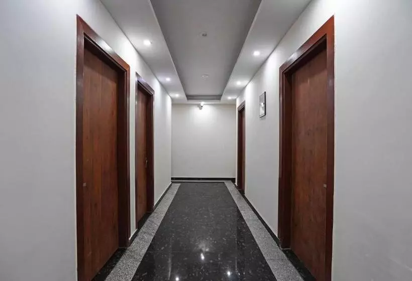 ホテル O Noida Stays
