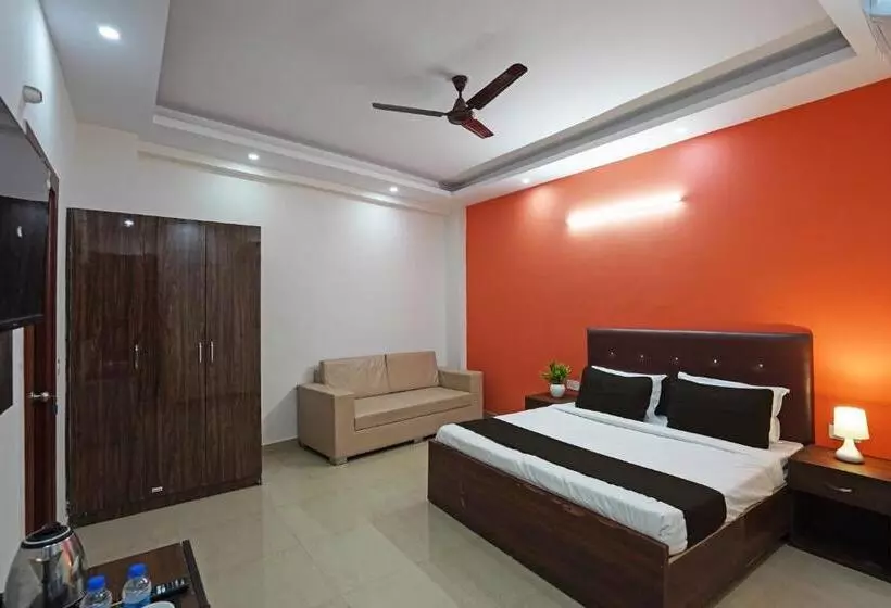 ホテル O Noida Stays