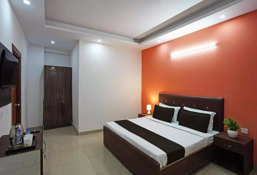 ホテル O Noida Stays