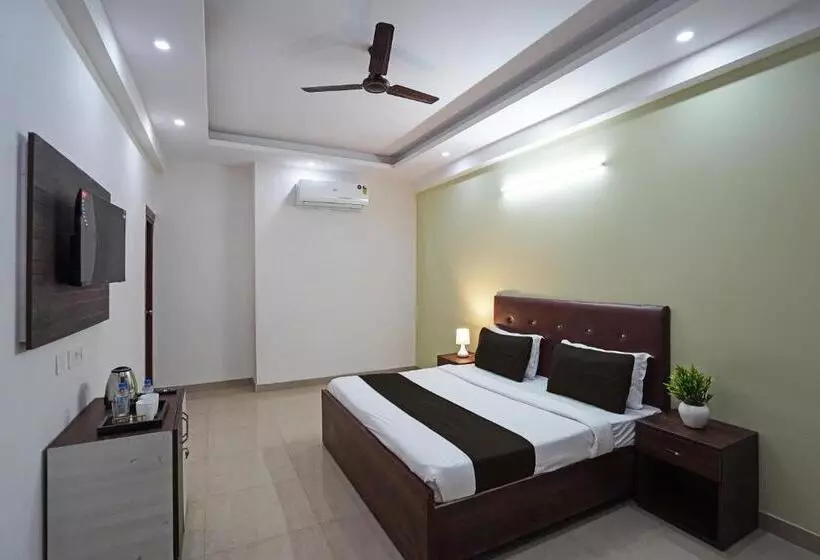 ホテル O Noida Stays