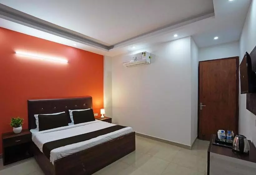 ホテル O Noida Stays