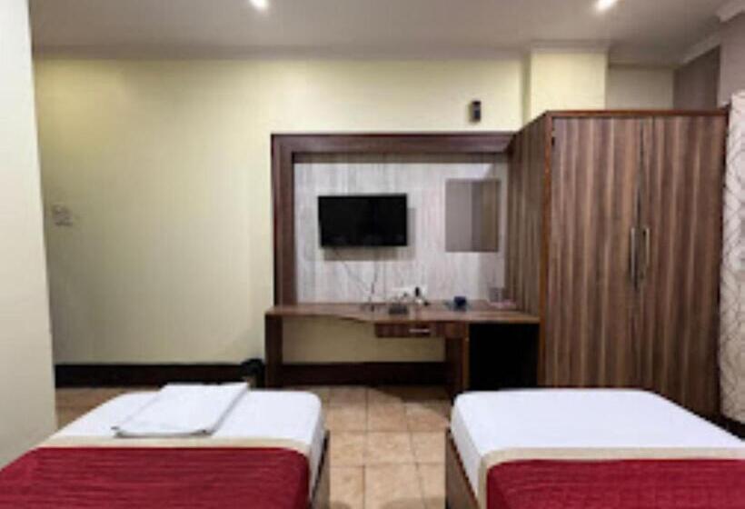 Отель Blue Moon Guwahati