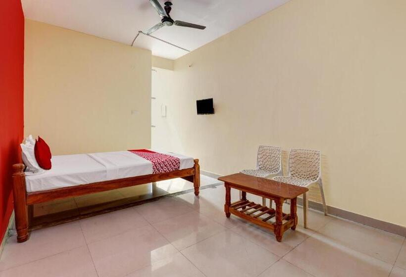 호텔 O S.l.v Boarding & Lodging